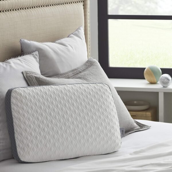Sealy TrueForm 3" Memory Foam Twin XL Mattress Topper + Molded Memory Foam Pillow Set - Image 3