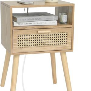 MaxSmeo Bedside Table, Small Nightstand with Charging Station, Rattan Side Table Small Wood End Table for Living Room, Bedroom and Small Spaces, Mid Century Modern Nightstand, Easy Assembly (Natural)