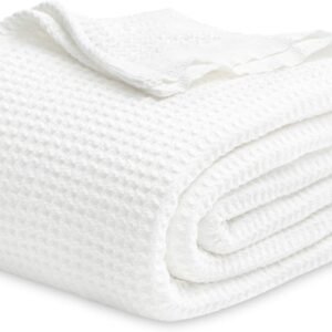 Bedsure 100% Cotton Blanket Queen Size for Bed – Waffle Weave Fall Blanket, Lightweight and Breathable Soft Woven Blanket for Summer, White, 90×90 Inches